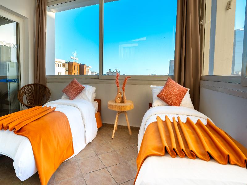 Intouriste Hôtel & Suites image