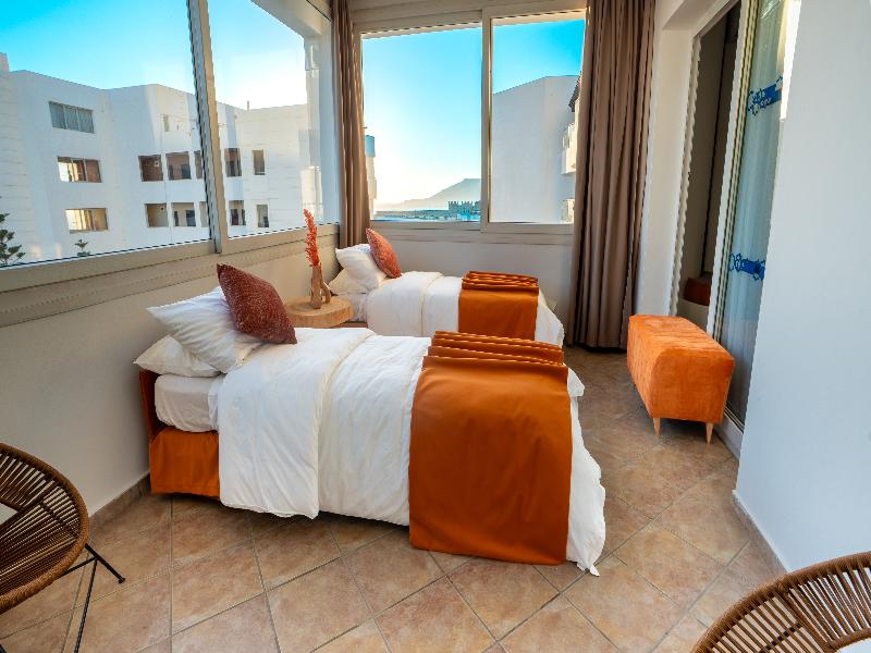 Intouriste Hôtel & Suites image