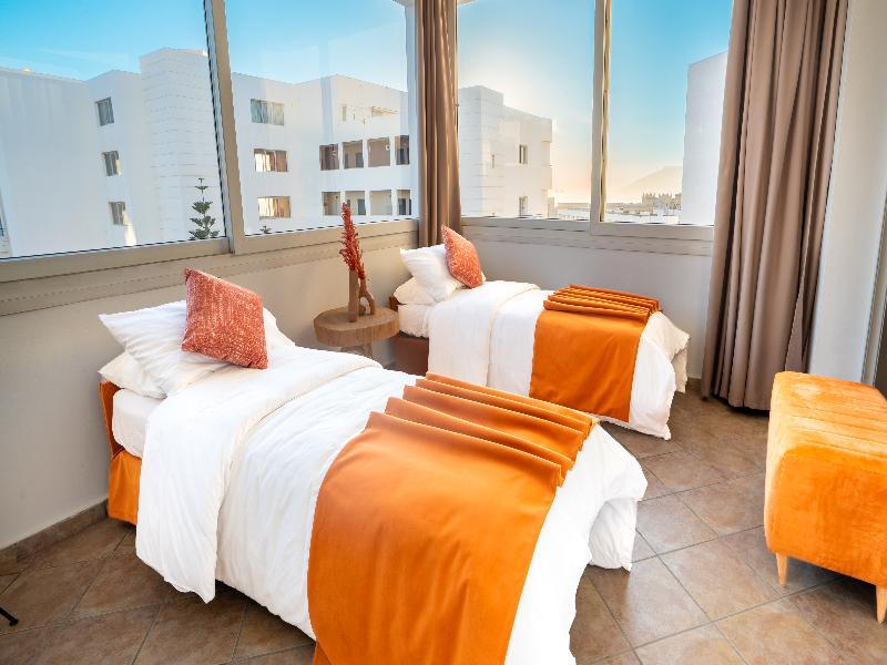 Intouriste Hôtel & Suites image