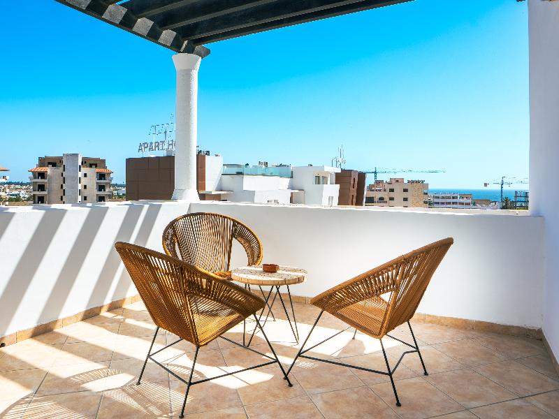 Intouriste Hôtel & Suites image