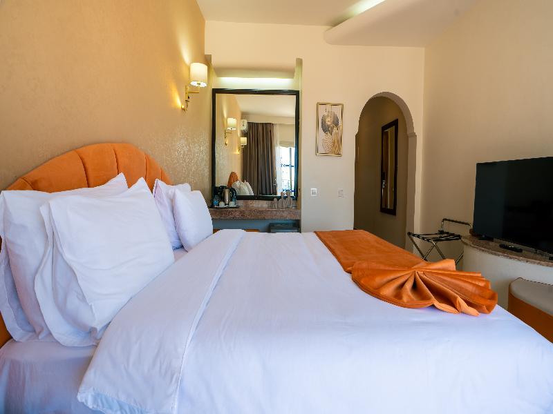 Intouriste Hôtel & Suites image