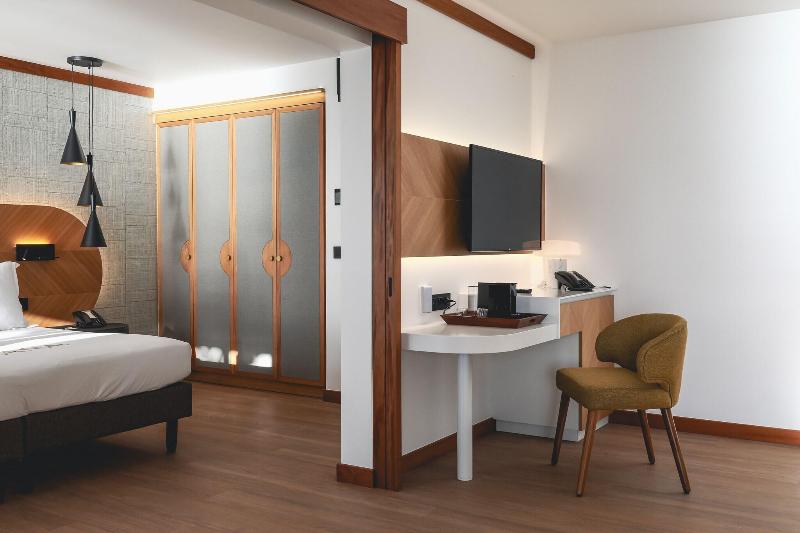 Tahiti Pearl Beach Resort & Spa image