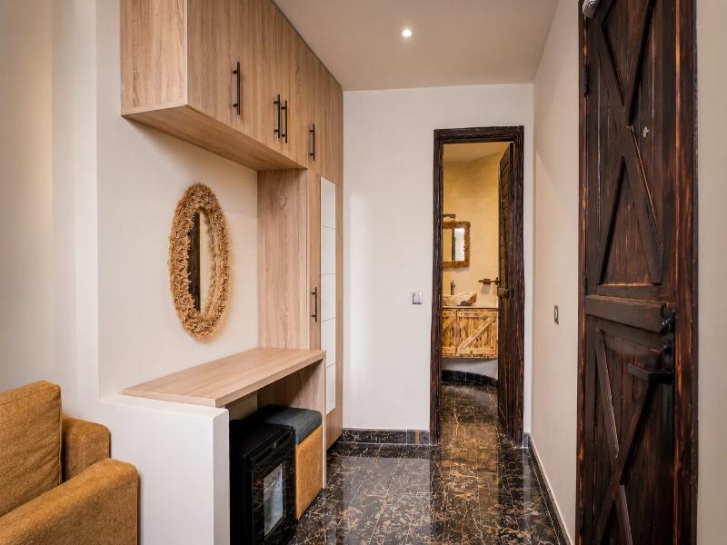 Hotel Paradise Kma image