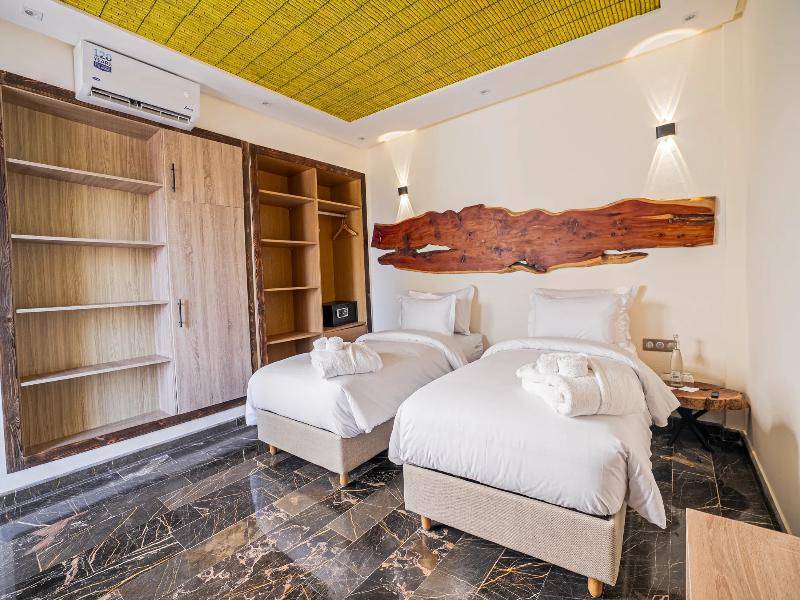 Hotel Paradise Kma image