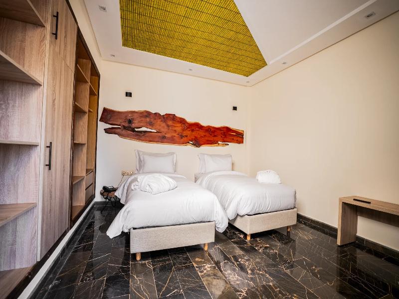 Hotel Paradise Kma image