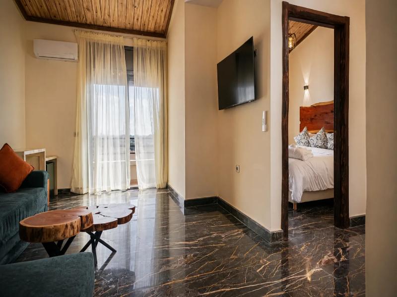 Hotel Paradise Kma image