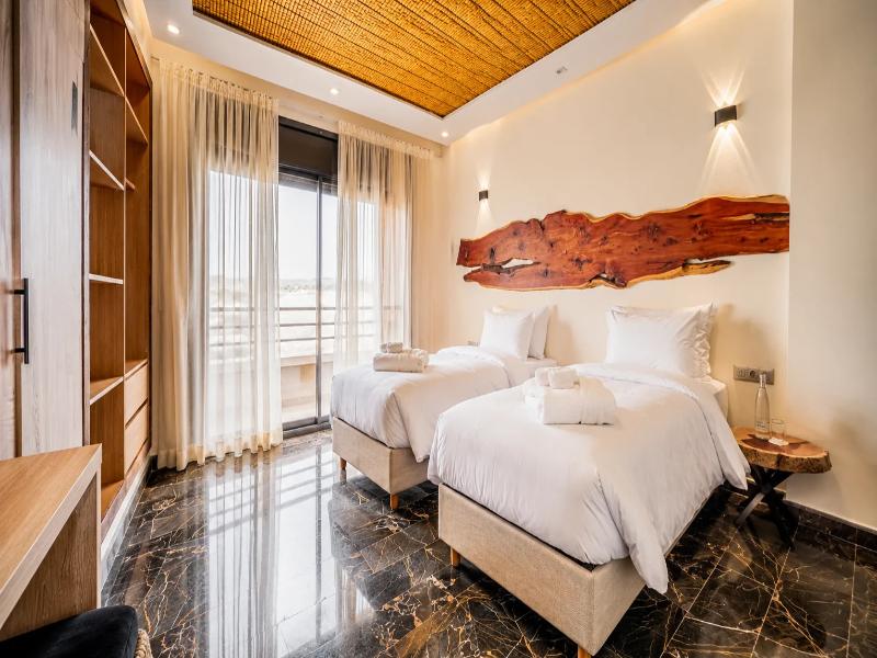 Hotel Paradise Kma image