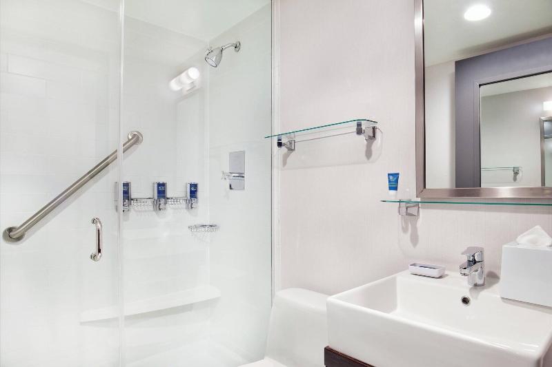 Four Points by Sheraton Midtown Times Square image