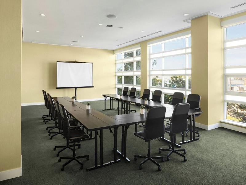 The Westin Wall Centre Vancouver Airport image