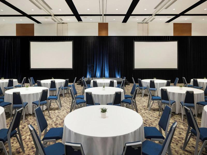The Westin Wall Centre Vancouver Airport image