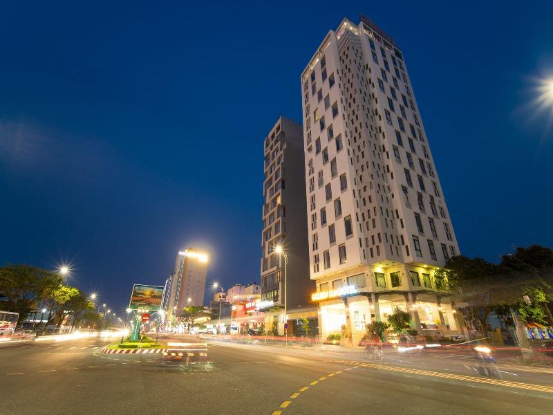 Golden Sun Hotel