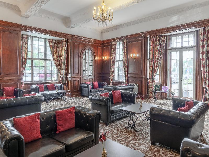 Russ Hill Hotel image