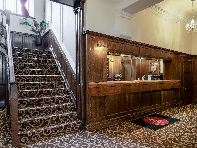 Russ Hill Hotel image