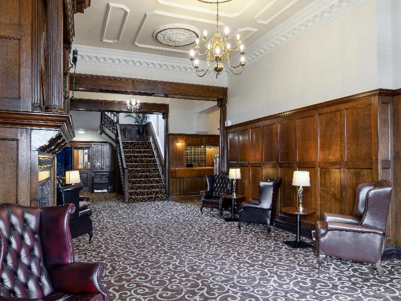 Russ Hill Hotel image