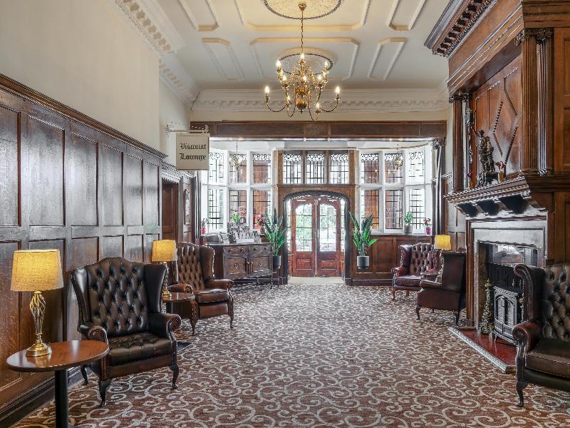 Russ Hill Hotel image