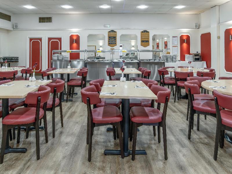 Russ Hill Hotel image
