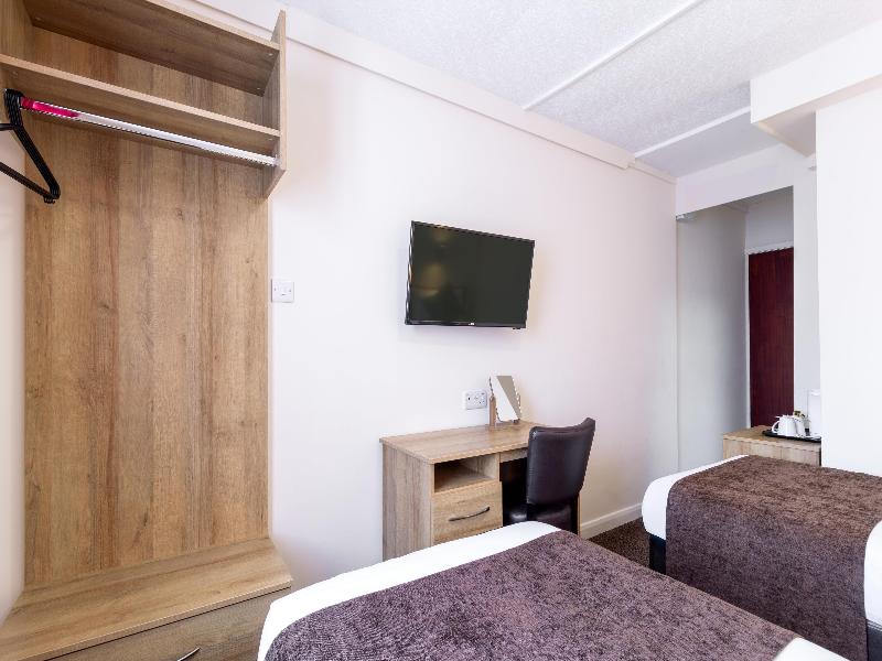 Russ Hill Hotel image