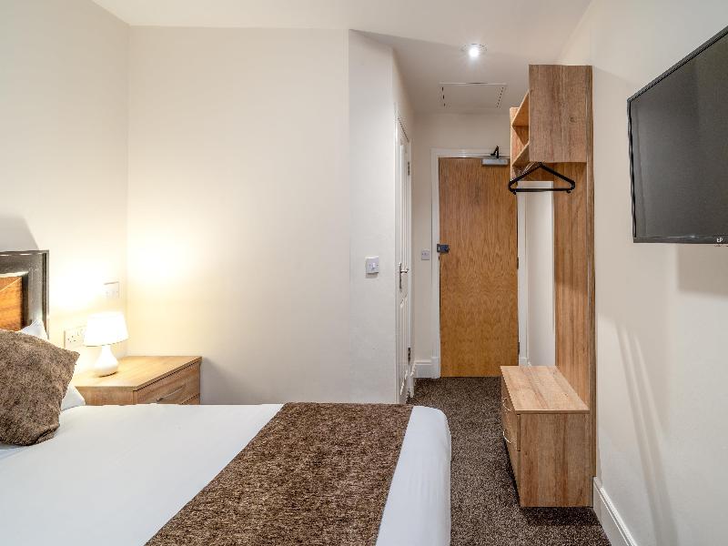 Russ Hill Hotel image