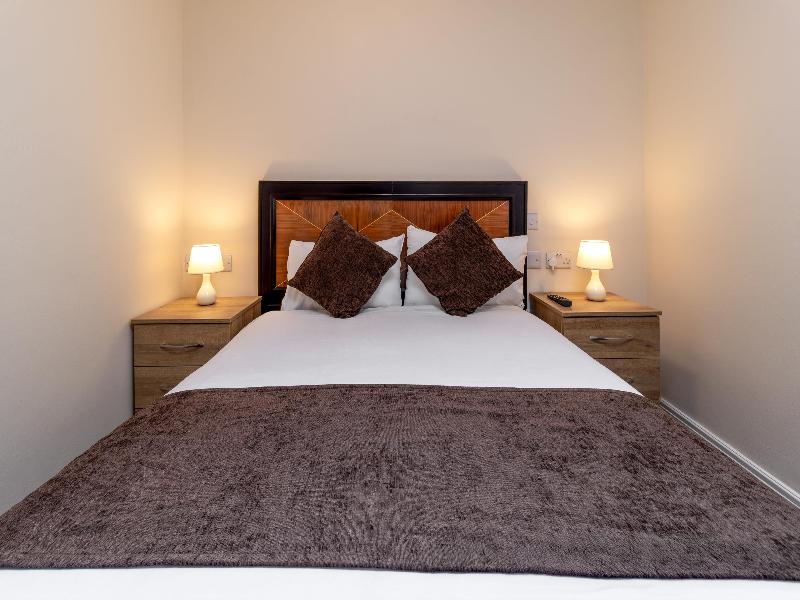 Russ Hill Hotel image