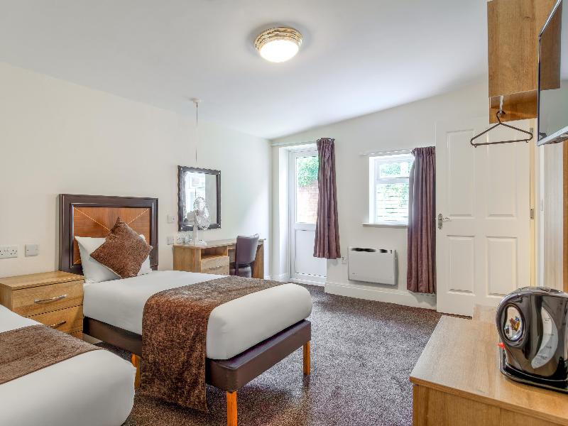 Russ Hill Hotel image