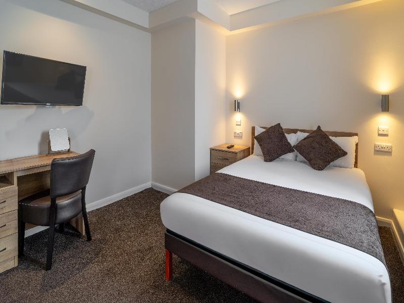 Russ Hill Hotel image