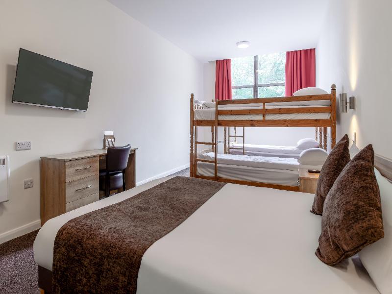 Russ Hill Hotel image