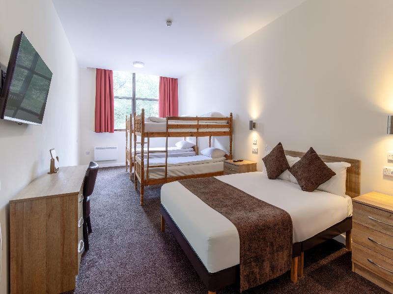 Russ Hill Hotel image