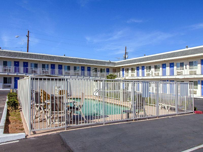 Motel 6 Phoenix, AZ - Airport - 24th Street image