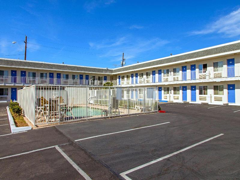 Motel 6 Phoenix, AZ - Airport - 24th Street image