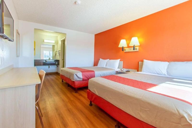 Motel 6 Phoenix, AZ - Airport - 24th Street image