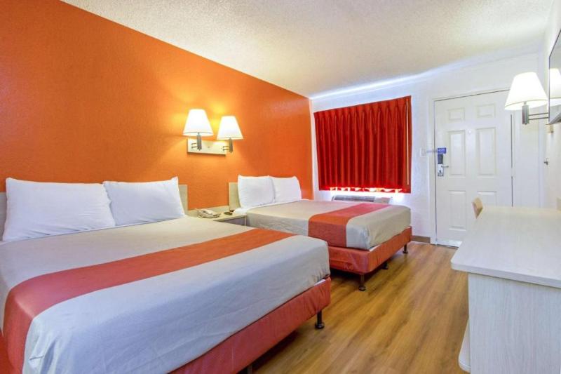 Motel 6 Phoenix, AZ - Airport - 24th Street image