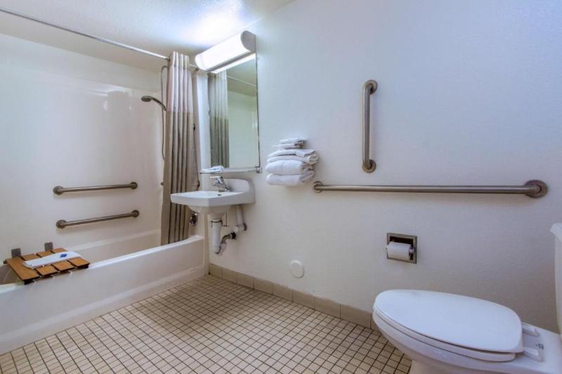 Motel 6 Phoenix, AZ - Airport - 24th Street image