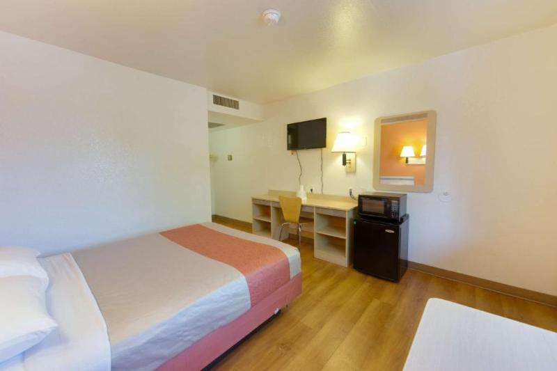 Motel 6 Pismo Beach, CA — photo 20