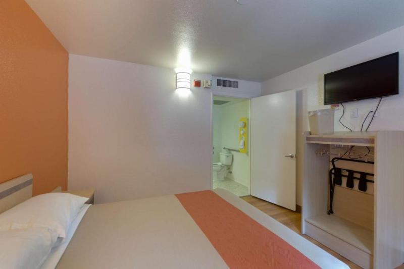 Motel 6 Pismo Beach, CA — photo 18