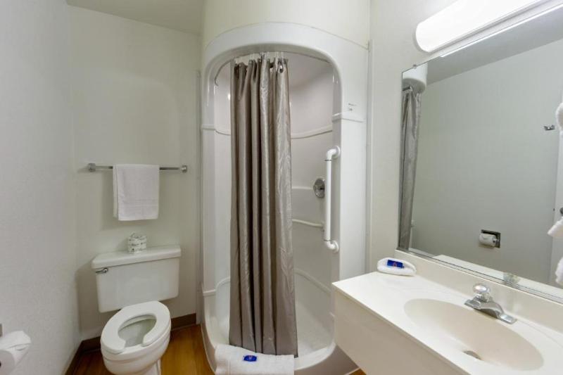 Motel 6 Pismo Beach, CA — photo 22