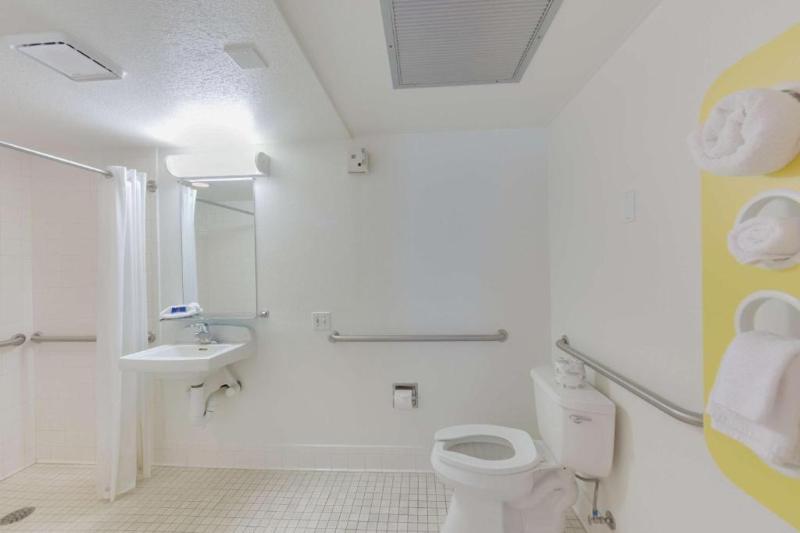 Motel 6 Pismo Beach, CA — photo 25