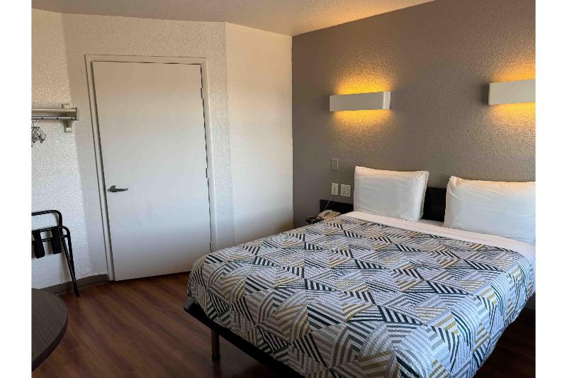 Studio 6 Suites Las Vegas, Nv - Tropicana image