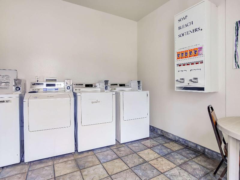Motel 6 Coos Bay image