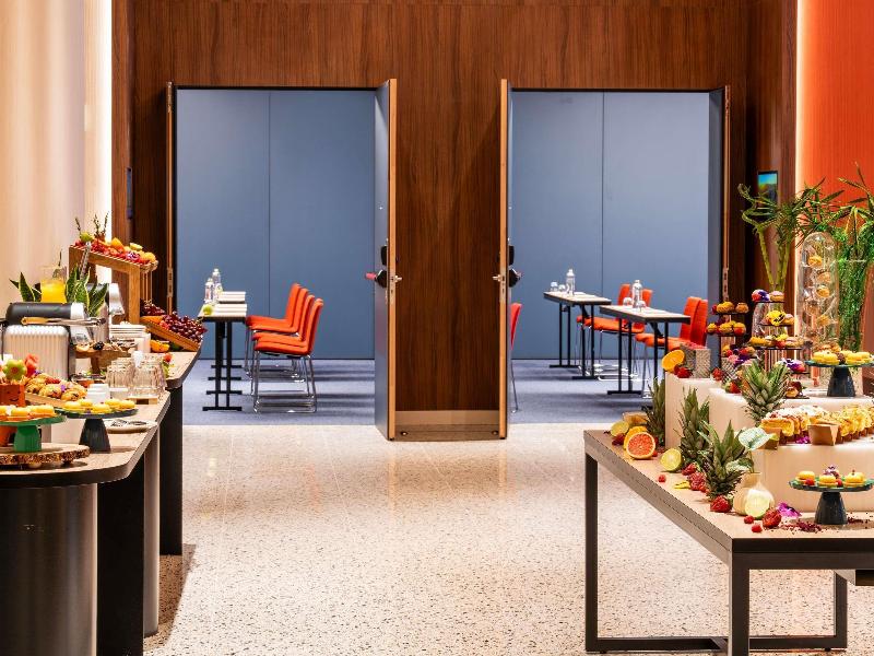 Novotel Madrid Feria and Airport image