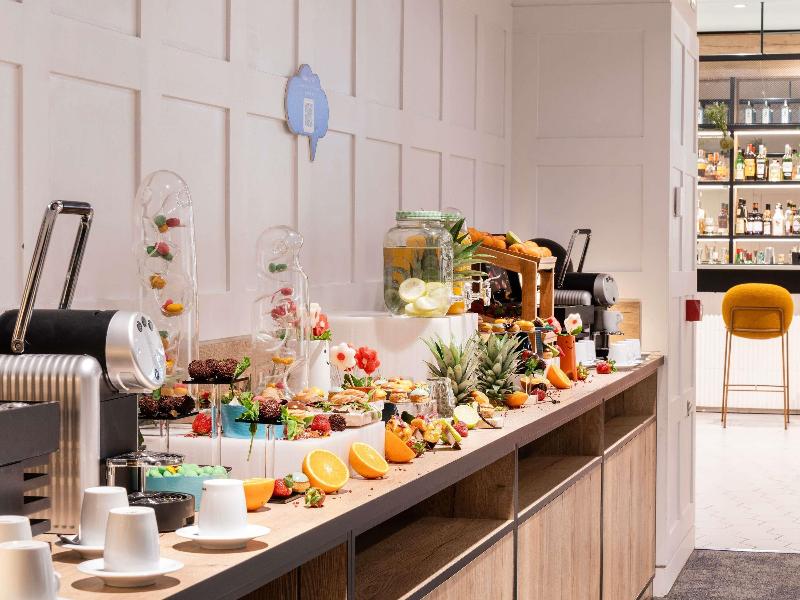 Novotel Madrid Feria and Airport image