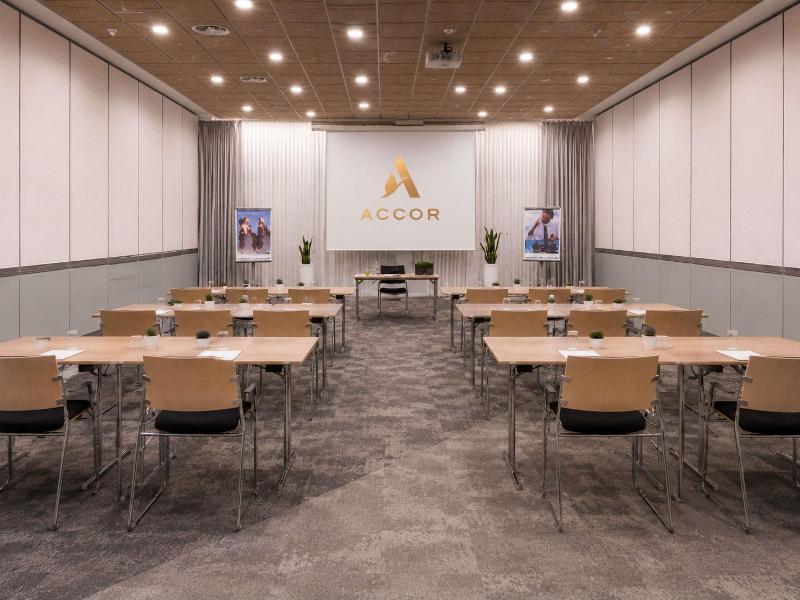 Novotel Madrid Feria and Airport image