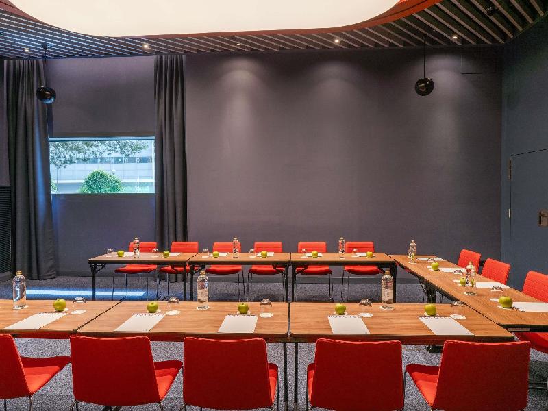 Novotel Madrid Feria and Airport image