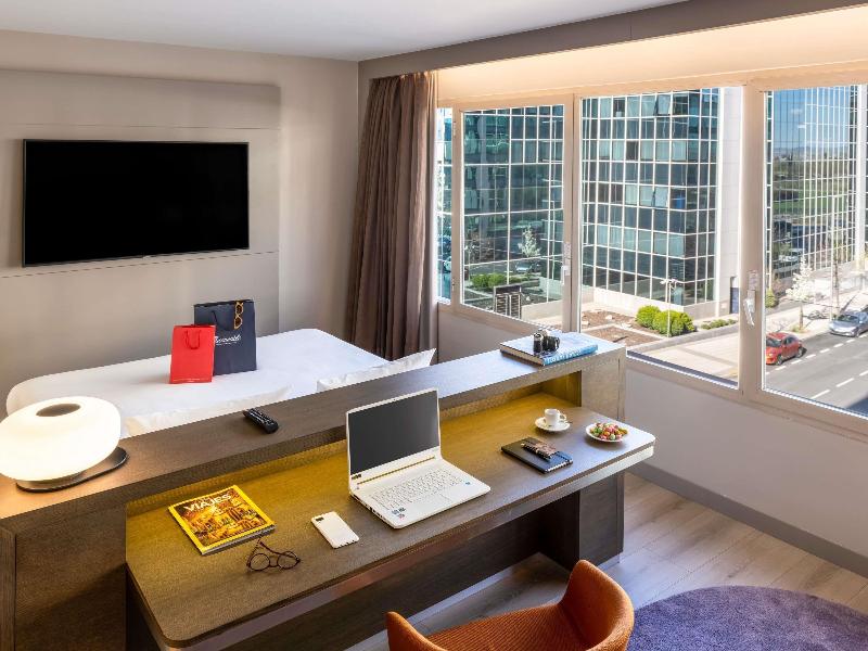 Novotel Madrid Feria and Airport image