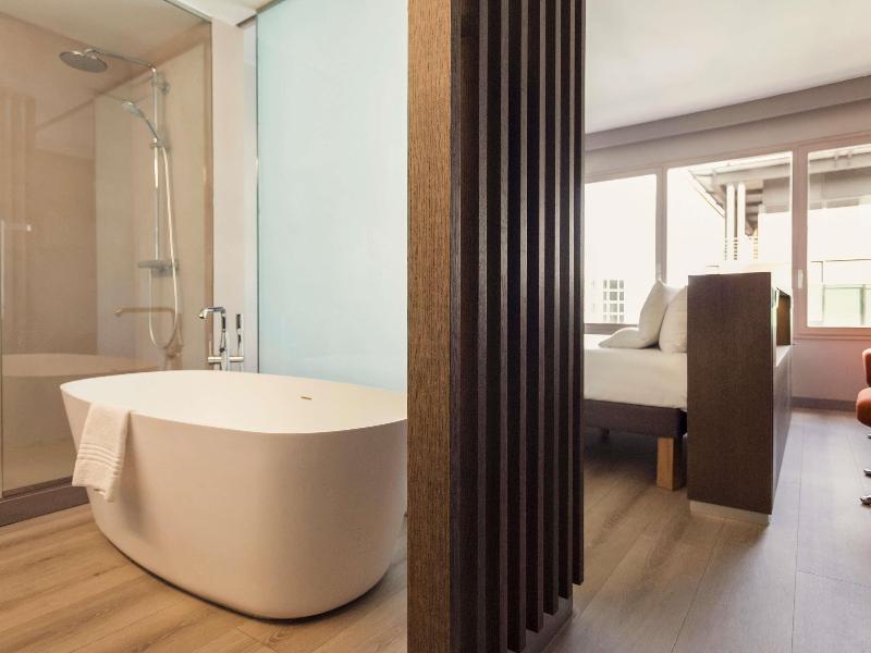 Novotel Madrid Feria and Airport image