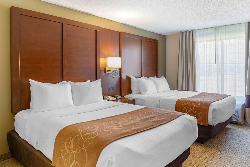 Comfort Suites Amish Country image
