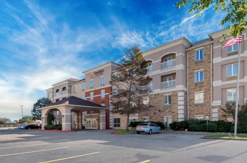 Comfort Suites Central