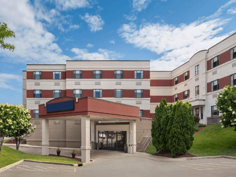 Royle Hotel Milwaukee Airport image