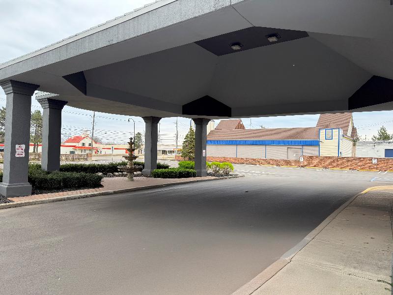 Quality Inn and Suites Banquet Center image