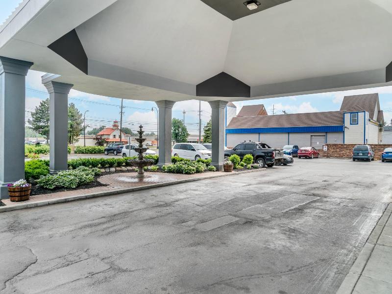 Quality Inn & Suites Banquet Center — general view