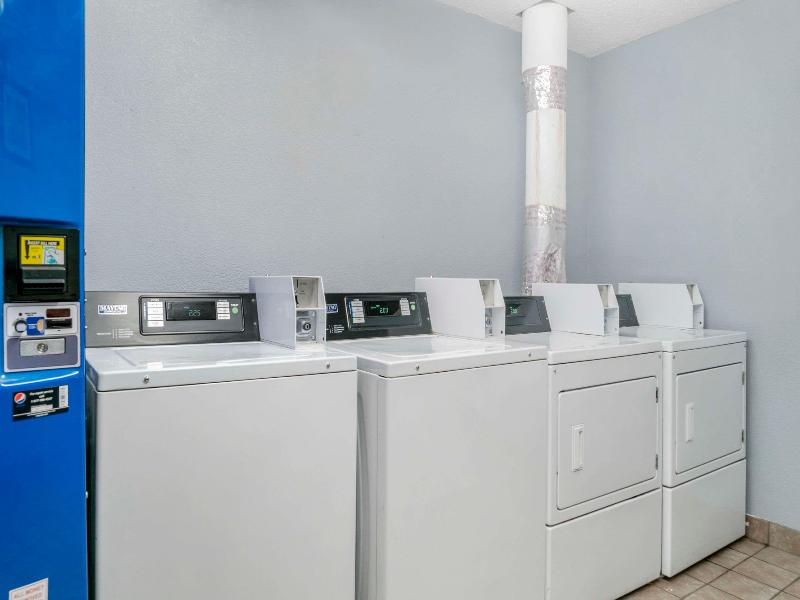 Quality Inn & Suites Banquet Center image